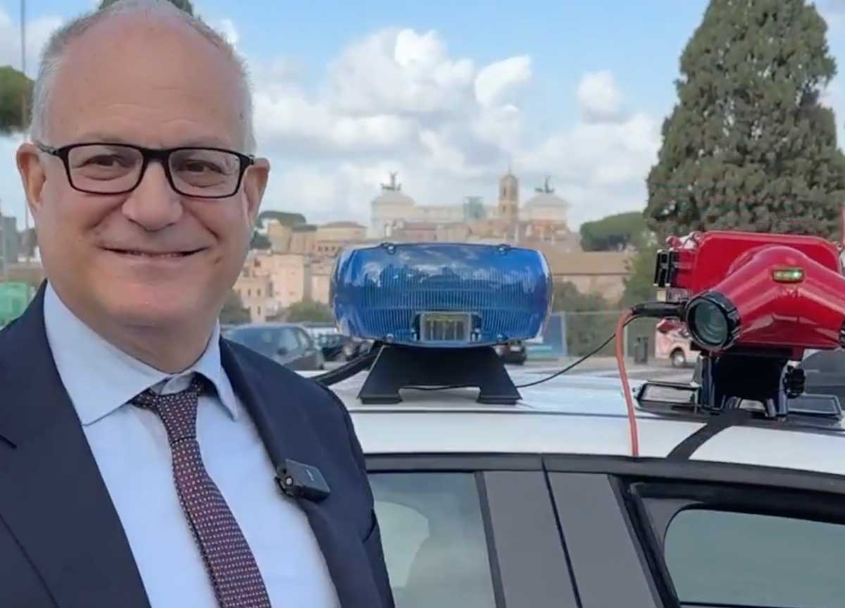 Roma, tolleranza zero sulla doppia fila: arriva Cerbero, addio Street Control. Ecco 20 telecamere intelligente che non fanno sconti Roma, tolleranza zero sulla doppia fila: arriva Cerbero, addio Street Control. Ecco 20 telecamere intelligente che non fanno sconti