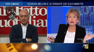 Scontro tra Lilli Gruber e Marco Travaglio a Otto e Mezzo, la conduttrice: “Neghi il patriarcato” e lui replica: “Potrò dire quello che voglio?”