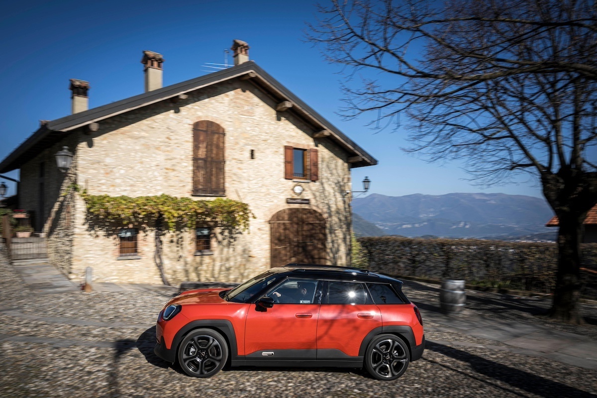 Nuova MINI Aceman e SOS School of Sustainability: design sostenibile per le città del futuro