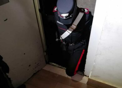 Cosenza, meccanico di 74anni trovato morto: arrestato il nipote. Vicino al corpo l’arma del delitto, un tubo di metallo