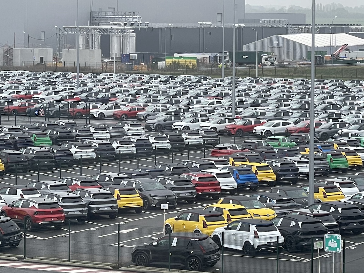 Mercato Auto UE Ottobre 2024: cresce dell’1,1%, ma calono  le BEV