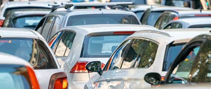 Auto si ribalta a seguito di un incidente in tangenziale a Milano: code fino a 9 kilometri Auto si ribalta a seguito di un incidente in tangenziale a Milano: code fino a 9 kilometri