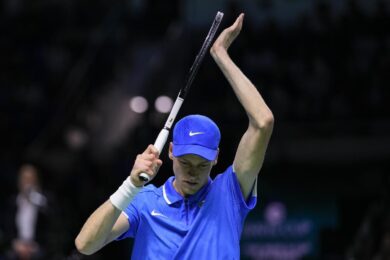 Sinner una certezza assoluta, battuto De Minaur. L’Italia in finale di Coppa Davis per il secondo anno di fila