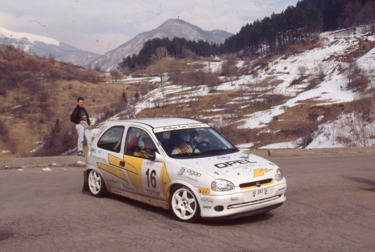 40 anni di storia del Trofeo Opel Corsa: dalle origini ai rally elettrici 40 anni di storia del Trofeo Opel Corsa: dalle origini ai rally elettrici