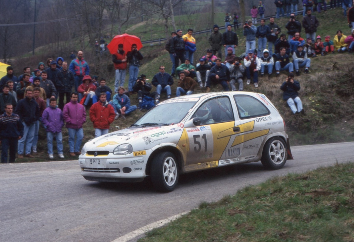 40 anni di storia del Trofeo Opel Corsa: dalle origini ai rally elettrici 40 anni di storia del Trofeo Opel Corsa: dalle origini ai rally elettrici