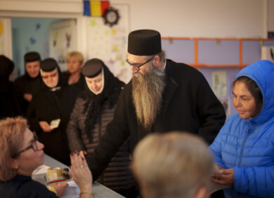 Elezioni in Romania, Georgescu vola al ballottaggio: che pericoli si corrono se vince la destra filo-russa?