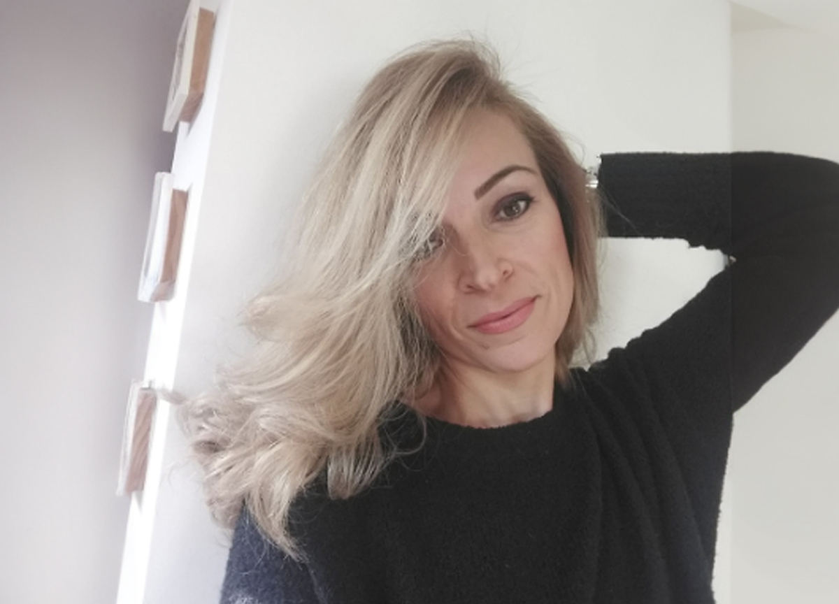 Chi è la moglie di Vannacci. Camelia Mihailescu, la romena con due lauree che ha stregato il generale e non è gelosa