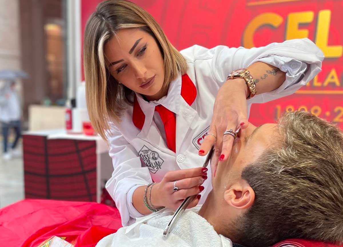 Addio alla pescivendola più bella d’Italia, a Roma c’è la barbiera più bella d’Italia e lavora alla Garbatella