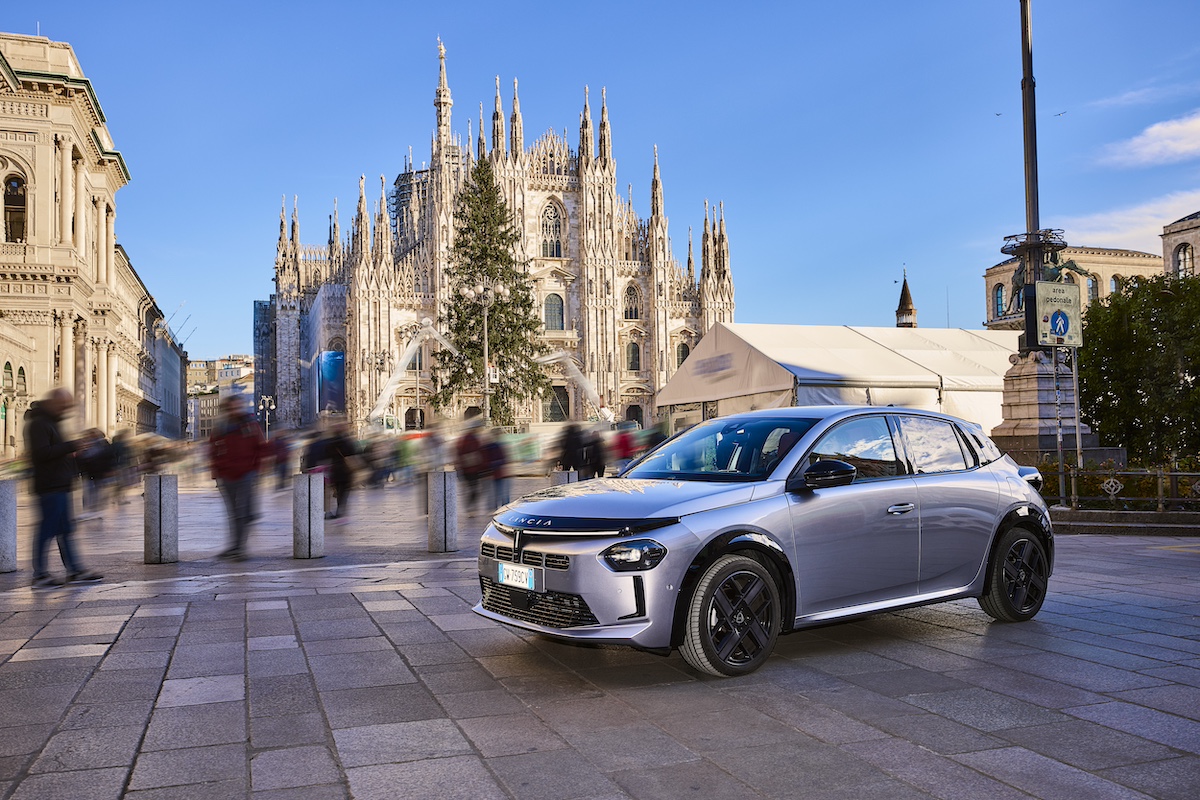 La Nuova Lancia Ypsilon: stile e innovazione nel cuore del Quadrilatero della Moda milanese