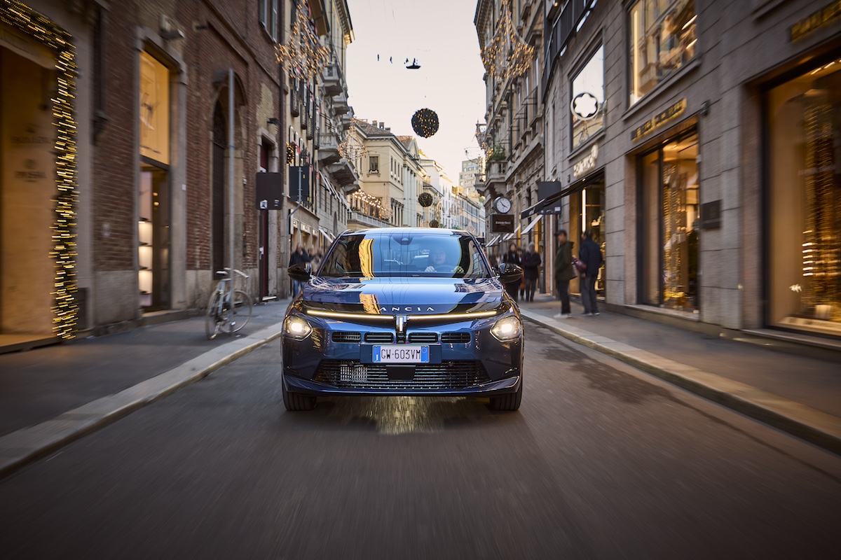 La Nuova Lancia Ypsilon: stile e innovazione nel cuore del Quadrilatero della Moda milanese