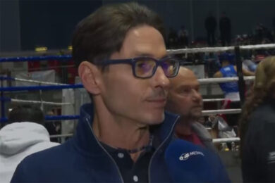 Pier Silvio Berlusconi a bordo ring per il figlio Lorenzo: “E’ appassionato di boxe come lo ero io alla sua età”