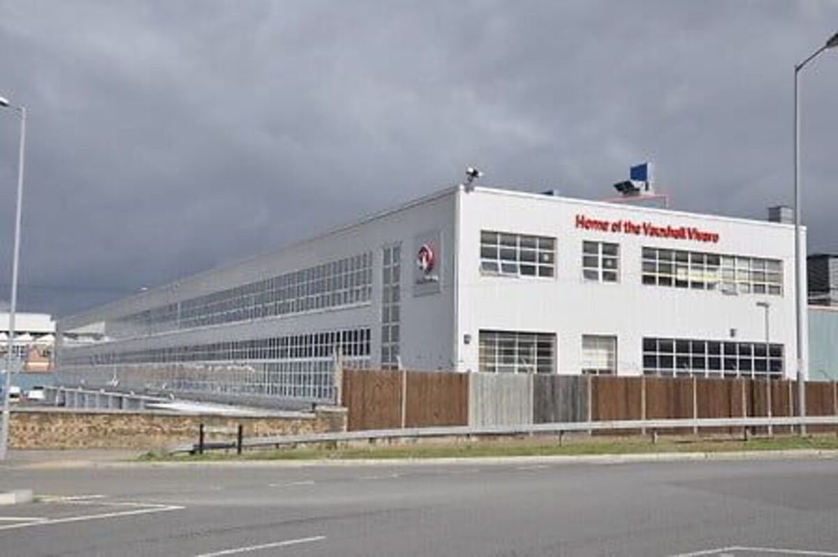 Stellantis chiude i battenti anche in Uk: stop alla produzione nello stabilimento di Luton Stellantis chiude i battenti anche in Uk: stop alla produzione nello stabilimento di Luton