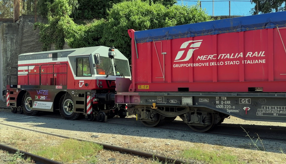 Gruppo FS, quattro nuovi mezzi green per il terminal merci di Pomezia Gruppo FS, quattro nuovi mezzi green per il terminal merci di Pomezia