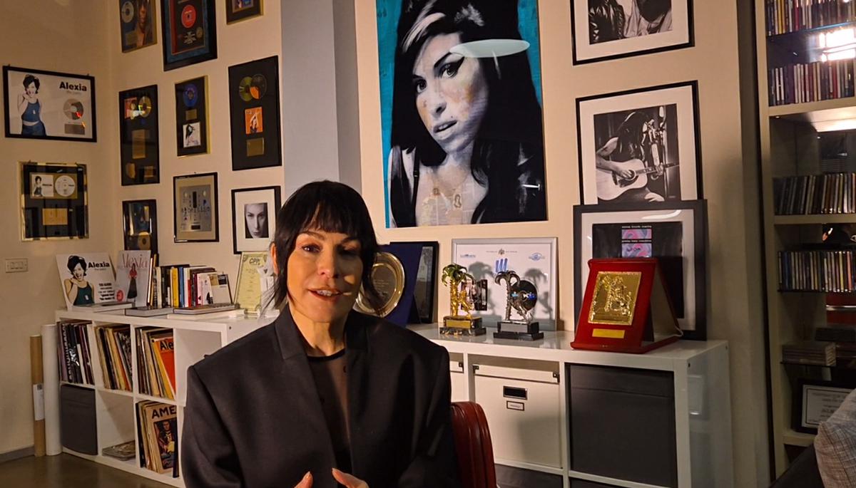 Galleria foto 'Alexia, che spettacolo con ‘I feel feelings’. “Sanremo? Oggi facciamo a pugni per andarci. Madame artista straordinaria, Ghali, Mahmoud e Salmo…” – L’intervista' - foto 1