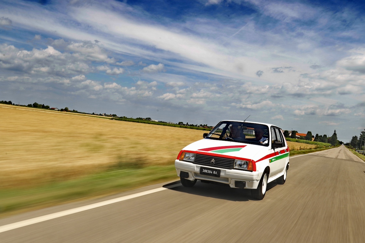 Citroën VISA «Chrono» n° 102: il restauro che riporta in vita un’icona tricolore Citroën VISA «Chrono» n° 102: il restauro che riporta in vita un’icona tricolore