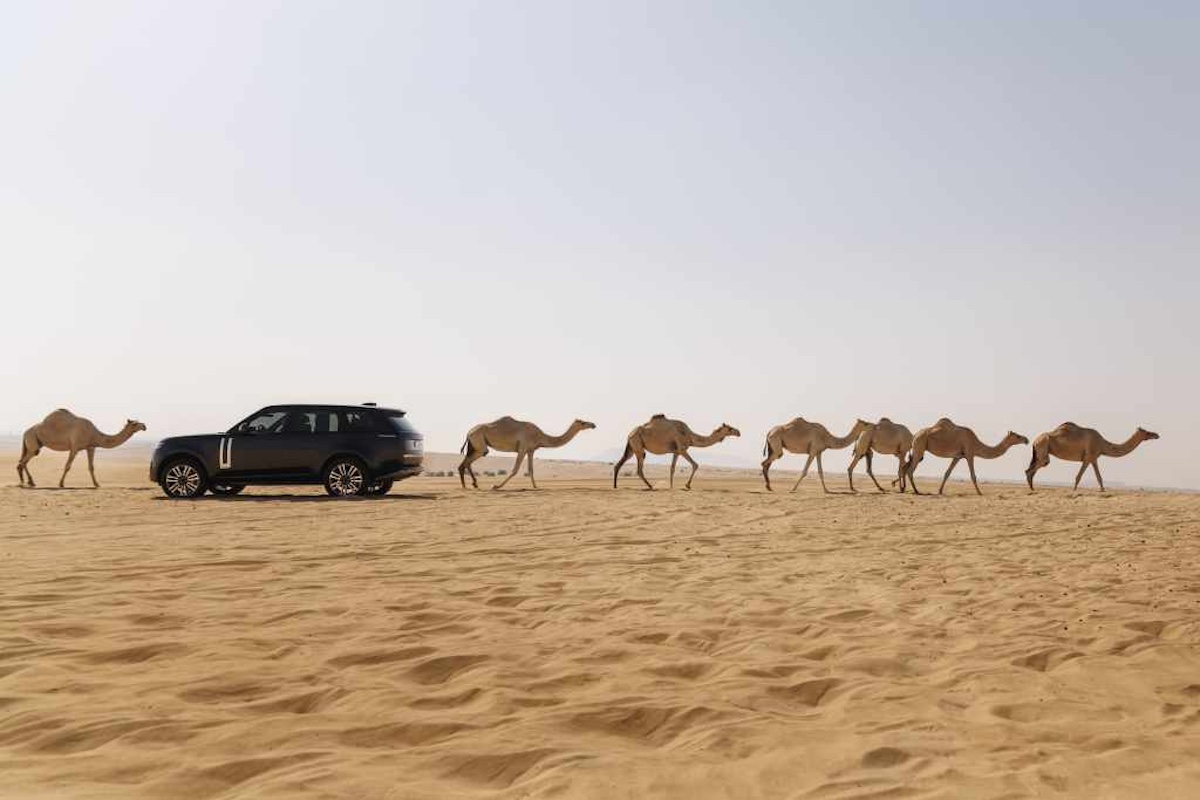 Range Rover Electric: il SUV di lusso che domina il deserto nei test più Estremi Range Rover Electric: il SUV di lusso che domina il deserto nei test più Estremi