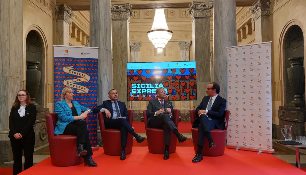 FS Treni Turistici Italiani: arriva il “Sicilia Express”, il nuovo collegamento dal Piemonte alla Sicilia FS Treni Turistici Italiani: arriva il “Sicilia Express”, il nuovo collegamento dal Piemonte alla Sicilia