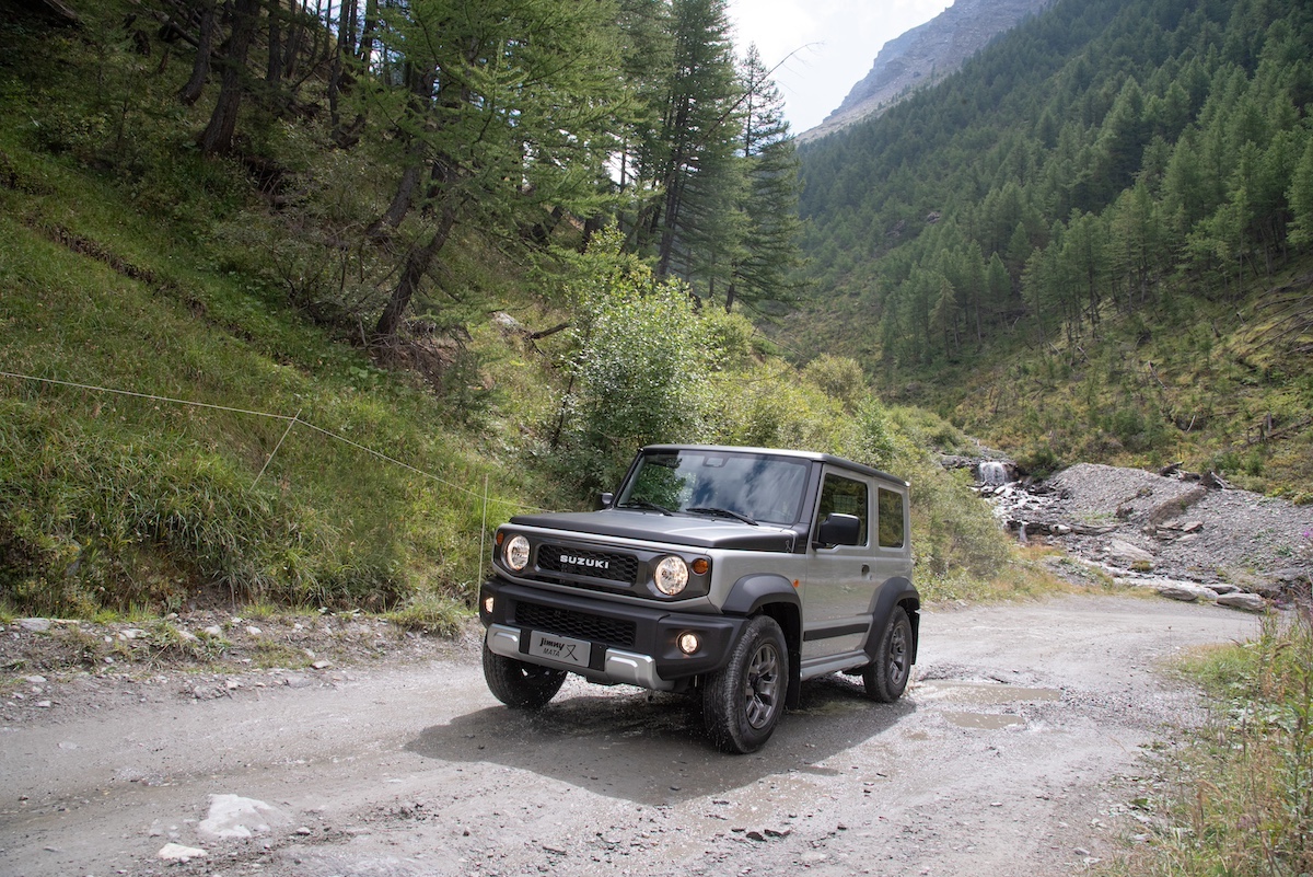 Suzuki Jimny Mata: l’edizione limitata diventa un’icona da collezione Suzuki Jimny Mata: l’edizione limitata diventa un’icona da collezione