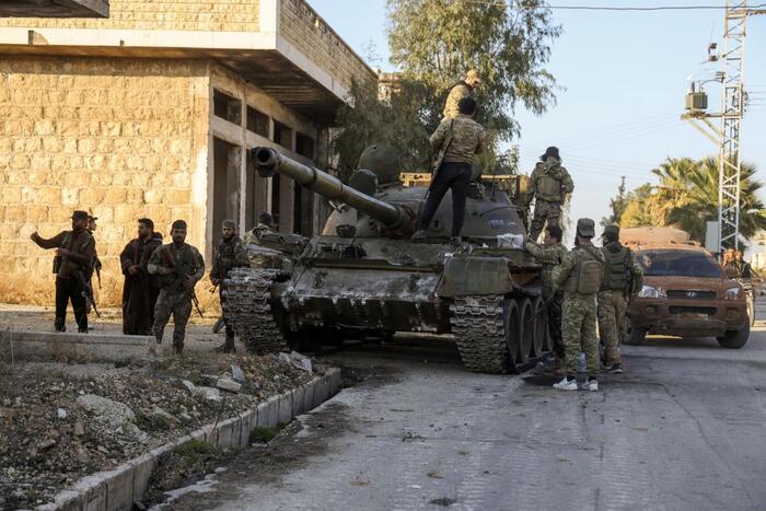 Siria, è di nuovo guerra civile. Ma gli obiettivi degli insorti restano incerti Siria, è di nuovo guerra civile. Ma gli obiettivi degli insorti restano incerti