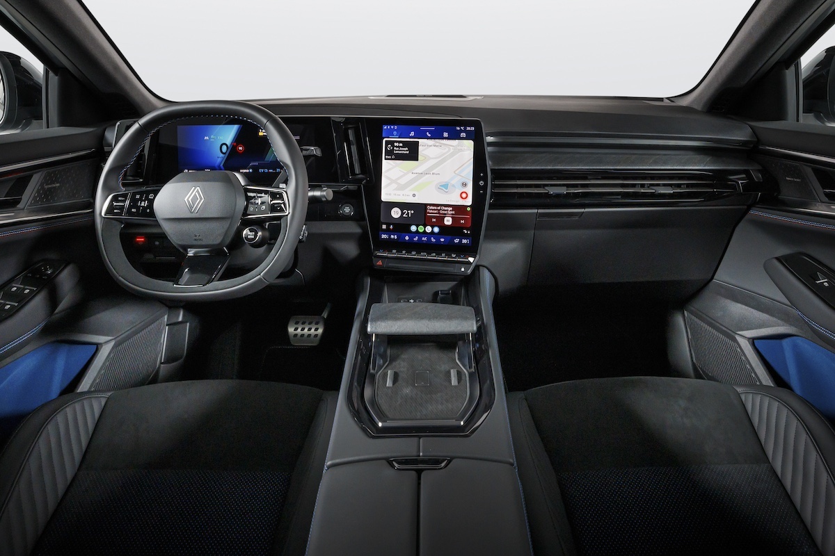 Nuovo Renault Rafale: un abitacolo che unisce innovazione e comfort Nuovo Renault Rafale: un abitacolo che unisce innovazione e comfort