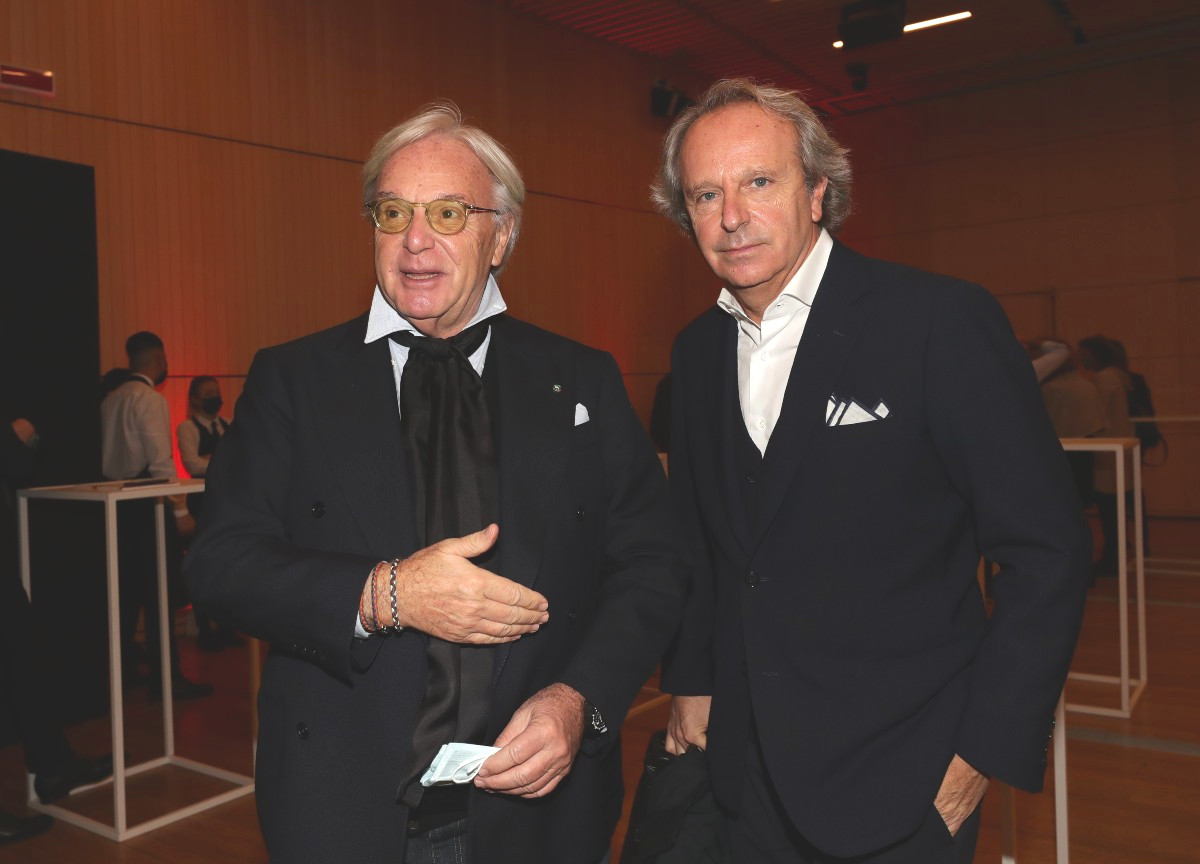 I fratelli Della Valle separano i loro business. Poi la mossa insolita, Diego fuori da Mediobanca. Via al riassetto I fratelli Della Valle separano i loro business. Poi la mossa insolita, Diego fuori da Mediobanca. Via al riassetto