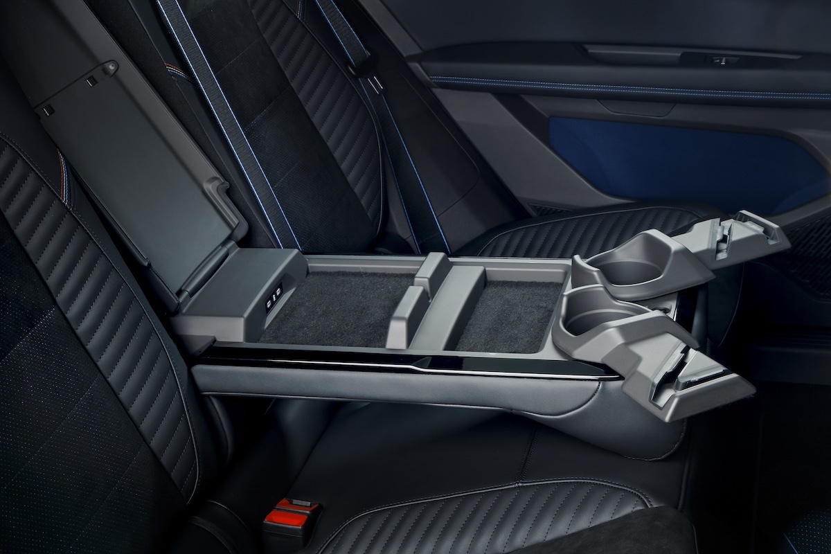 Nuovo Renault Rafale: un abitacolo che unisce innovazione e comfort Nuovo Renault Rafale: un abitacolo che unisce innovazione e comfort