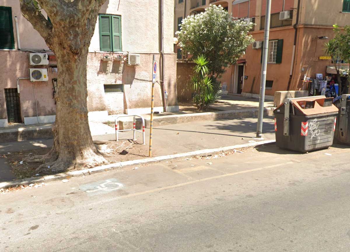 Rubano nella notte un gigantesco cancello condominiale. La banlieu alla romana è in via Molfetta al Quarticciolo Rubano nella notte un gigantesco cancello condominiale. La banlieu alla romana è in via Molfetta al Quarticciolo