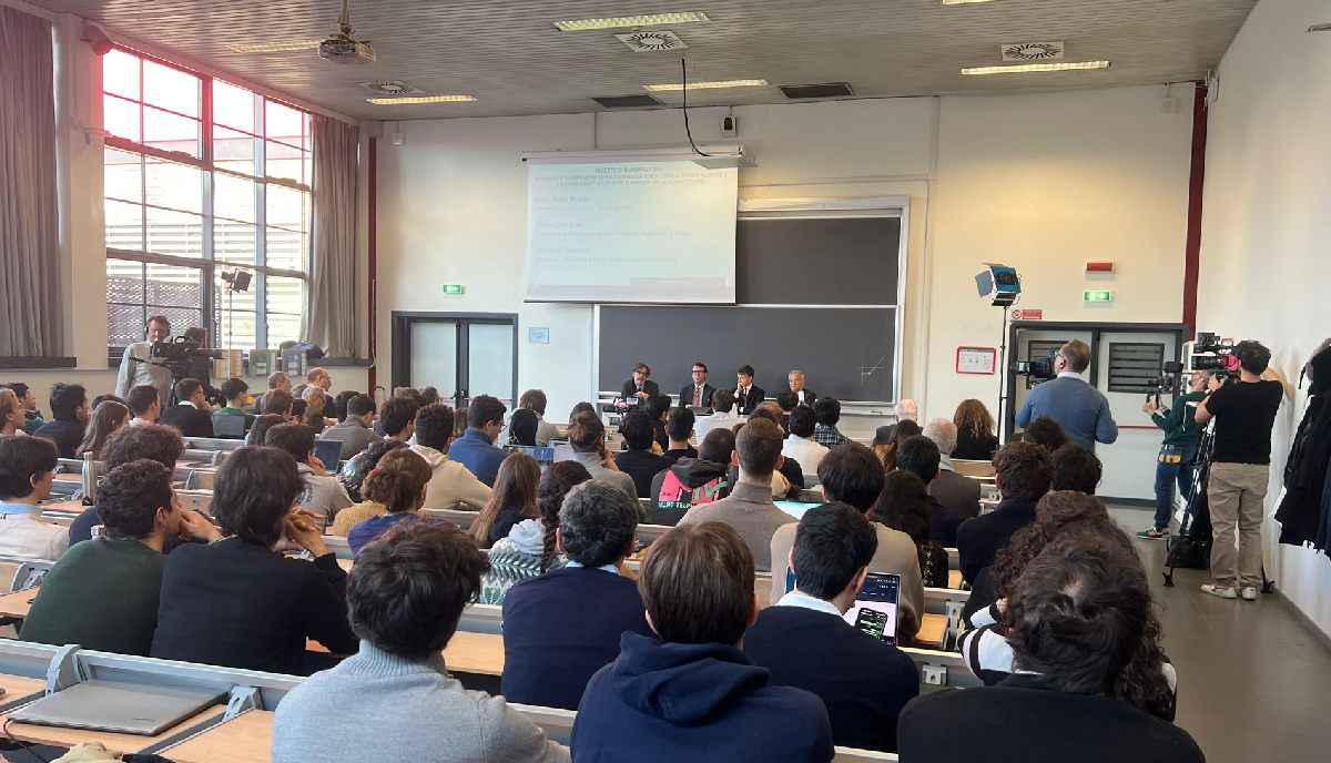 Banca Generali e TIP incontrano gli studenti del Politecnico di Milano per parlare di crescita e investimenti Banca Generali e TIP incontrano gli studenti del Politecnico di Milano per parlare di crescita e investimenti