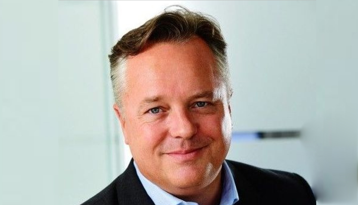 Campari, chi è il nuovo ceo Simon Hunt: grande esperto di whisky, gin e tequila. Il titolo vola oltre il +4% in Borsa Campari, chi è il nuovo ceo Simon Hunt: grande esperto di whisky, gin e tequila. Il titolo vola oltre il +4% in Borsa