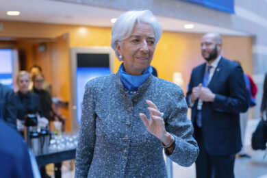 Lagarde avverte l’Europa: “Crescita economica debole, l’inflazione salirà”