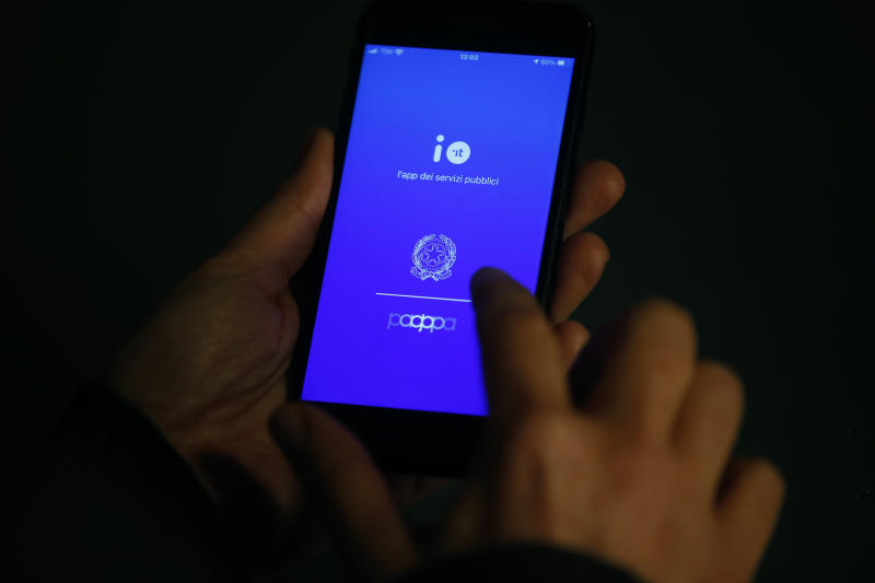 IT Wallet è ora attivo sull’app IO: un portafoglio digitale per avere patente e tessera sanitaria sullo smartphone. Come funziona IT Wallet è ora attivo sull’app IO: un portafoglio digitale per avere patente e tessera sanitaria sullo smartphone. Come funziona