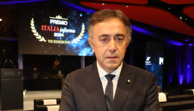 Poste Italiane, il Direttore Generale Lasco riceve il Premio Manager dell’anno 2024