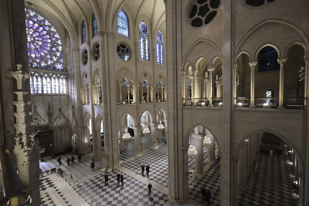 Francia, Parigi blindata per l’apertura di Notre Dame: attesi Meloni e Mattarella. Il compromesso dei socialisti con Macron Francia, Parigi blindata per l’apertura di Notre Dame: attesi Meloni e Mattarella. Il compromesso dei socialisti con Macron