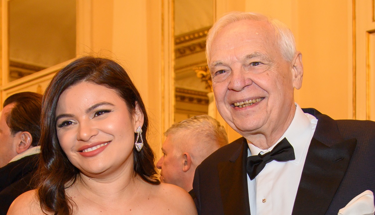 Prima della Scala di Milano, sfilata di vip. Trionfo Armani. FOTO/VIDEO