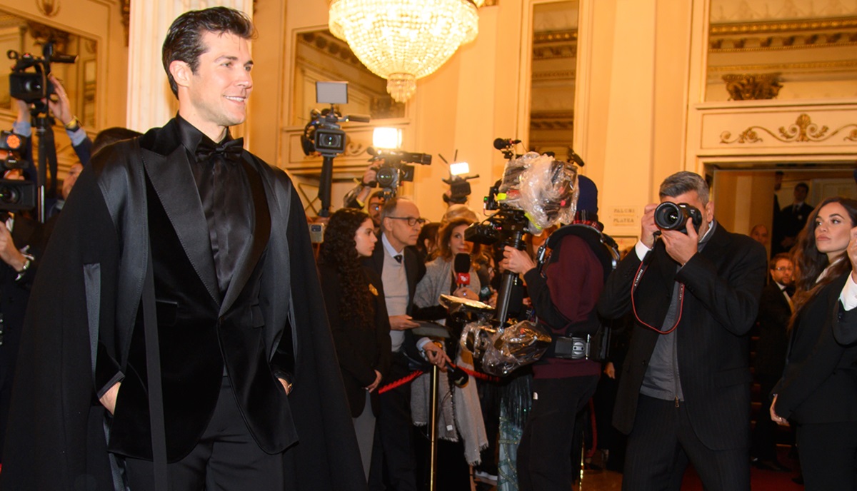 Prima della Scala di Milano, sfilata di vip. Trionfo Armani. FOTO/VIDEO