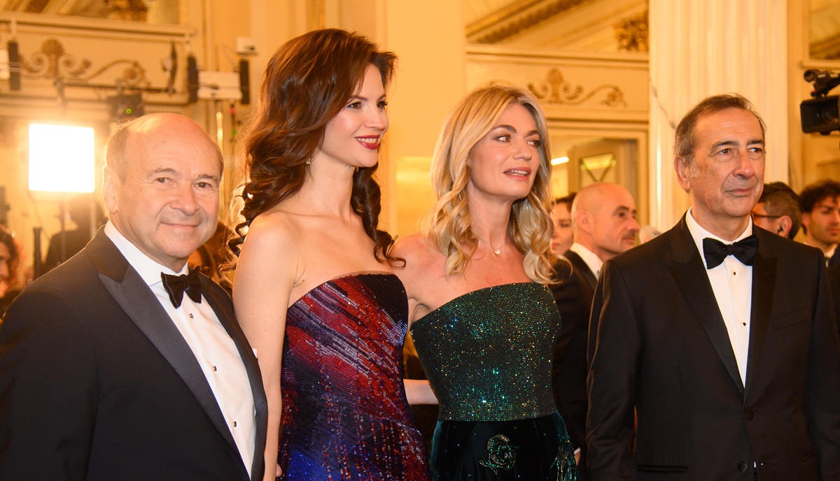 Prima della Scala di Milano, sfilata di vip. Trionfo Armani. FOTO/VIDEO