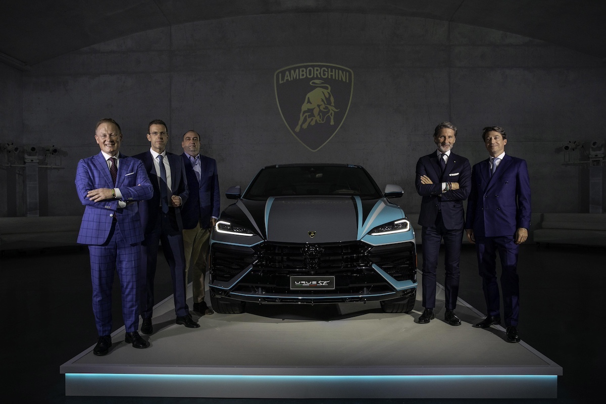 Lamborghini Urus SE Ad Personam: il super SUV ibrido debutta a Miami Lamborghini Urus SE Ad Personam: il super SUV ibrido debutta a Miami