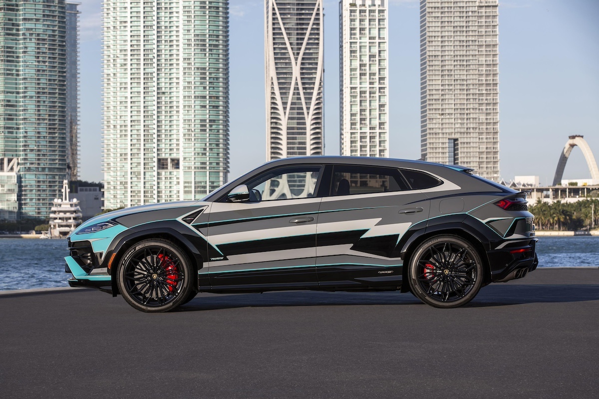 Lamborghini Urus SE Ad Personam: il super SUV ibrido debutta a Miami Lamborghini Urus SE Ad Personam: il super SUV ibrido debutta a Miami