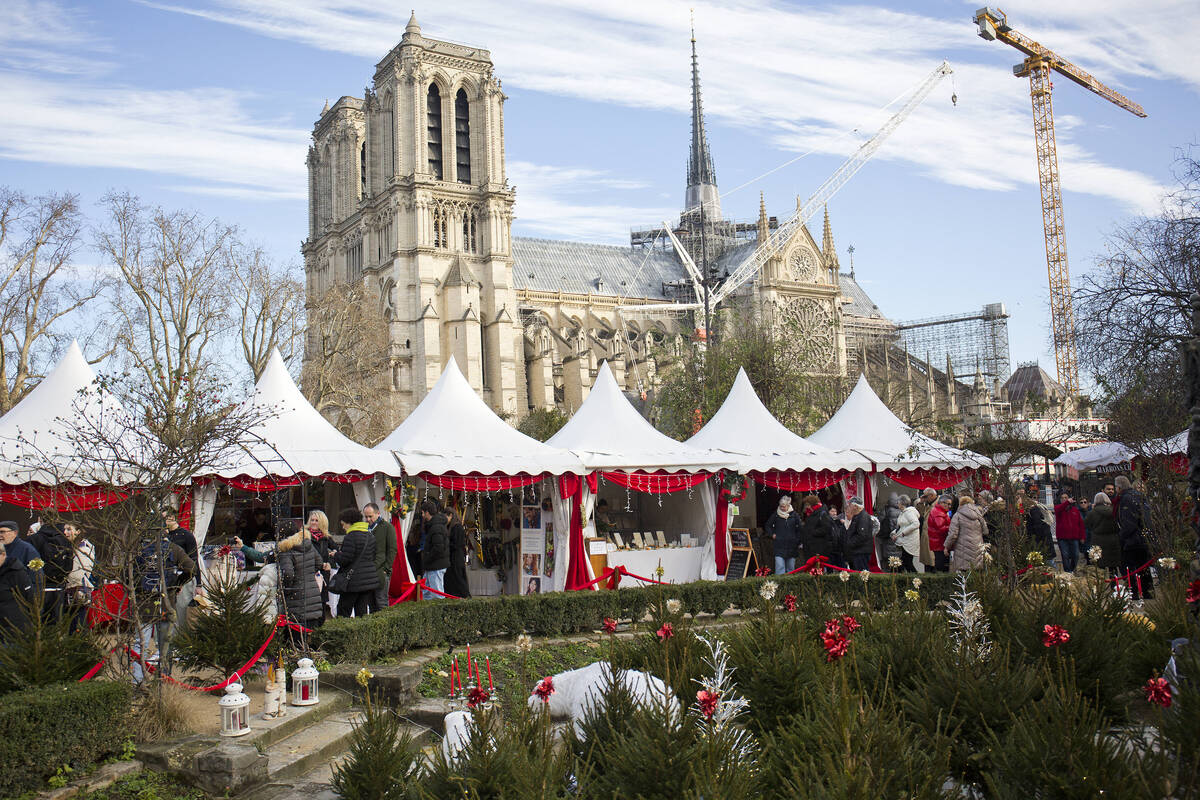 Francia, Parigi blindata per l’apertura di Notre Dame: attesi Meloni e Mattarella. Il compromesso dei socialisti con Macron Francia, Parigi blindata per l’apertura di Notre Dame: attesi Meloni e Mattarella. Il compromesso dei socialisti con Macron
