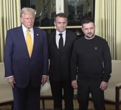 Parigi, la trilaterale a sorpresa tra Macron, Trump e Zelensky all’Eliseo | VIDEO