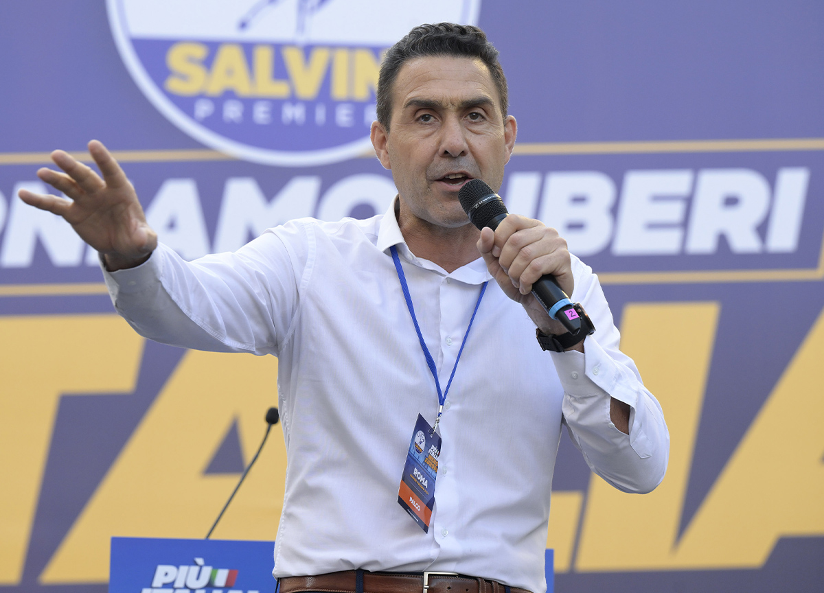 Ucraina, Vannacci affonda Zelensky: “Sino ad ora ha rifiutato il negoziato. Trump vuole la pace ma lo boicottano” Ucraina, Vannacci affonda Zelensky: “Sino ad ora ha rifiutato il negoziato. Trump vuole la pace ma lo boicottano”