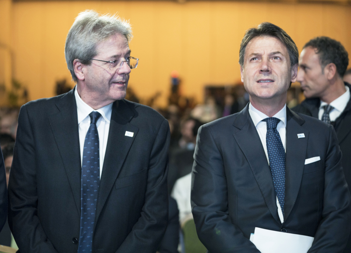 M5S, Conte si allea con il Pd solo se sarà Gentiloni il candidato premier. Grillo (quasi) out, Di Battista alla finestra M5S, Conte si allea con il Pd solo se sarà Gentiloni il candidato premier. Grillo (quasi) out, Di Battista alla finestra