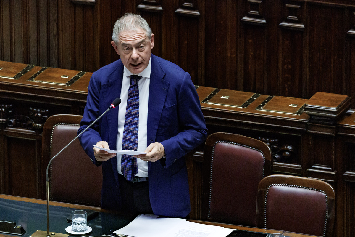 Nucleare, l’Italia riaccende l’atomo blu: piano da 46 miliardi. Coinvolti anche Enel e Leonardo Nucleare, l’Italia riaccende l’atomo blu: piano da 46 miliardi. Coinvolti anche Enel e Leonardo