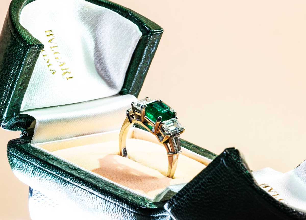 Vendesi preziosi di famiglia per 700 mila euro: super asta di Affide con il sogno: un diamante da 25,19 carati Vendesi preziosi di famiglia per 700 mila euro: super asta di Affide con il sogno: un diamante da 25,19 carati