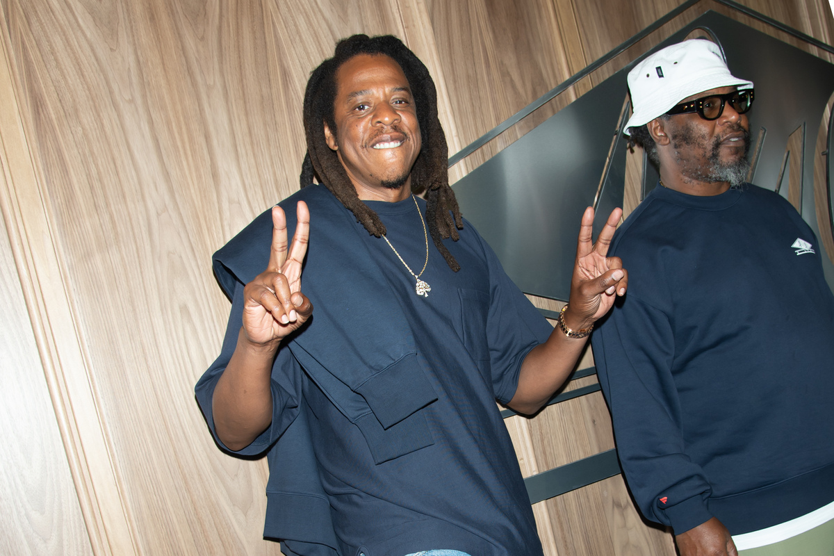 Jay Z, il marito di Beyoncé accusato di aver violentato una bimba di 13 anni con Puff Daddy. La furia del rapper Jay Z, il marito di Beyoncé accusato di aver violentato una bimba di 13 anni con Puff Daddy. La furia del rapper