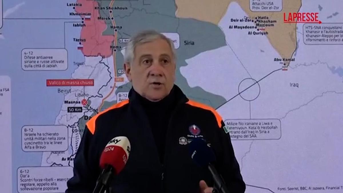 Siria, tensione alle stelle: blitz dei ribelli nelle ambasciate (anche quella italiana). Le parole di Tajani |Video Siria, tensione alle stelle: blitz dei ribelli nelle ambasciate (anche quella italiana). Le parole di Tajani |Video