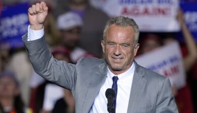 Usa, così Kennedy jr. cerca di riguadagnare il consenso della comunità scientifica