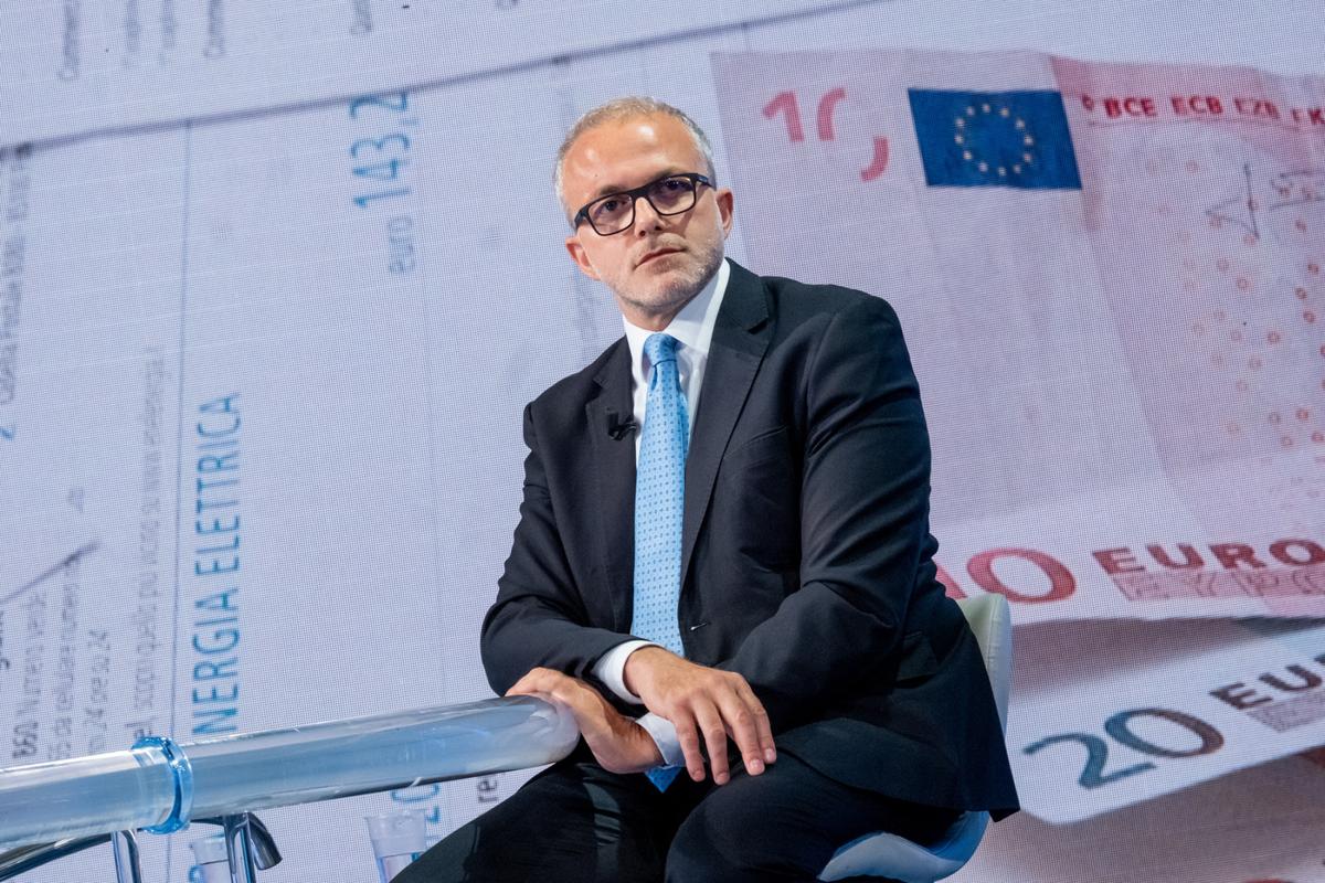 Ruffini parla già da federatore della Sinistra: “Non possiamo essere solo spettatori”
