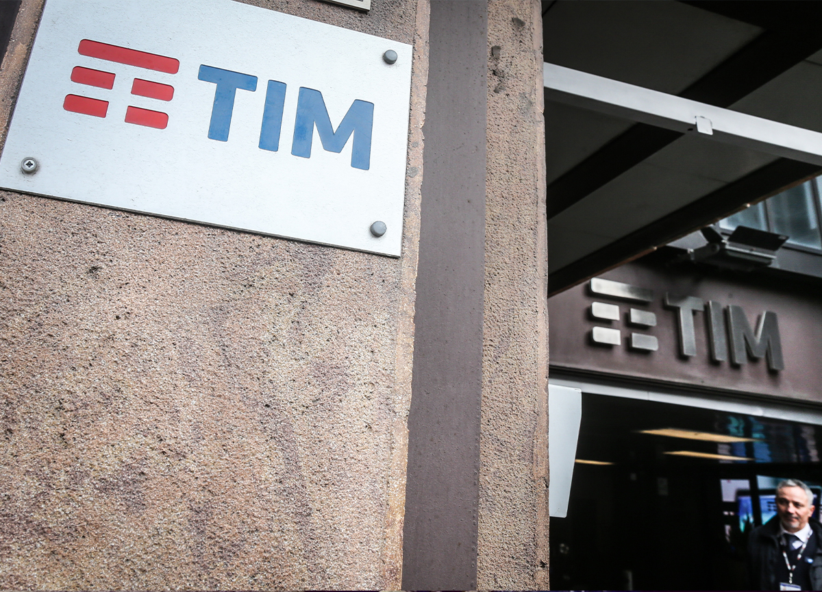 Gli analisti credono in Tim, Barclays promuove il titolo a Overweight. E la mossa di Vivendi… Gli analisti credono in Tim, Barclays promuove il titolo a Overweight. E la mossa di Vivendi…