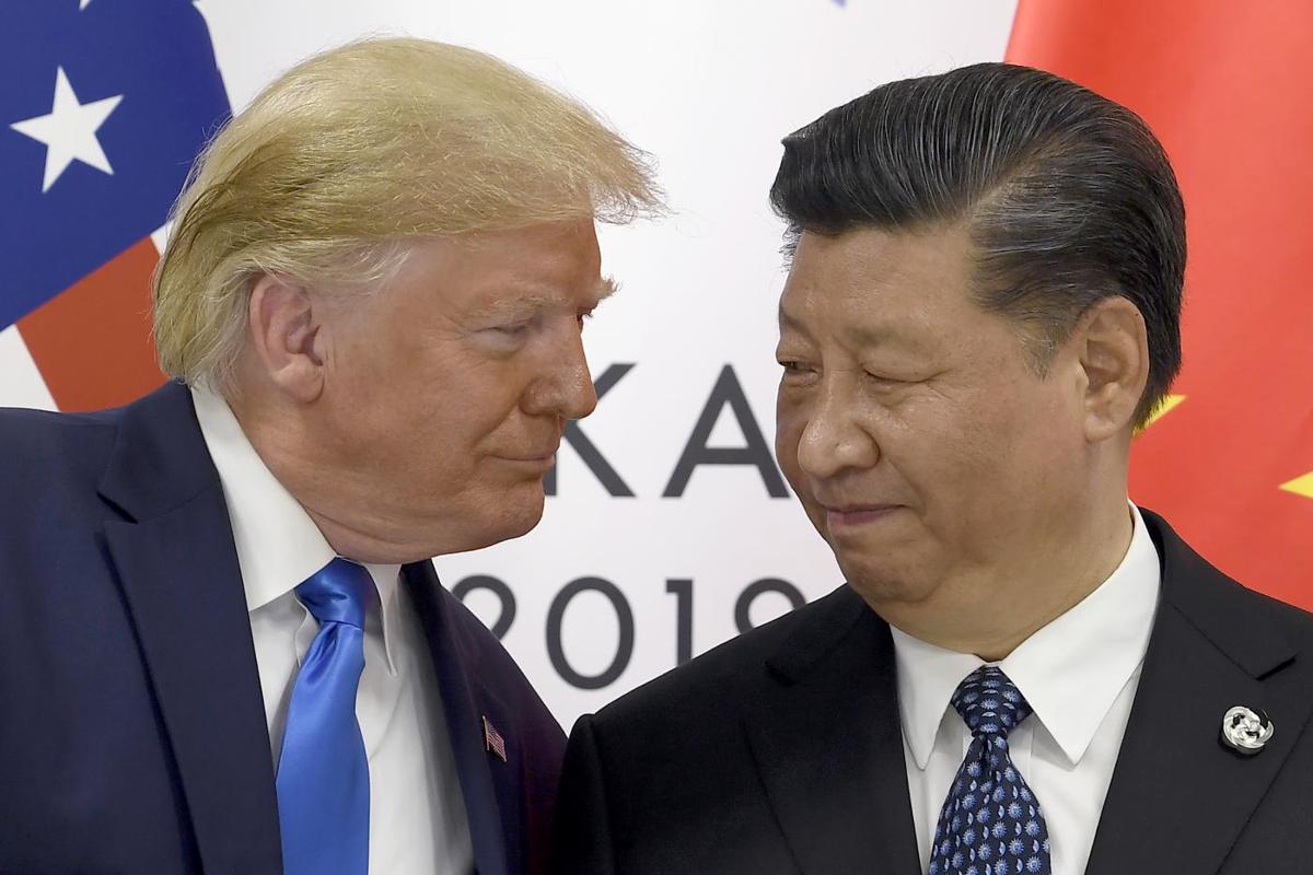 Usa, Trump invita Xi al suo insediamento e festeggia le dimissioni del capo dell’Fbi: “Un grande giorno”